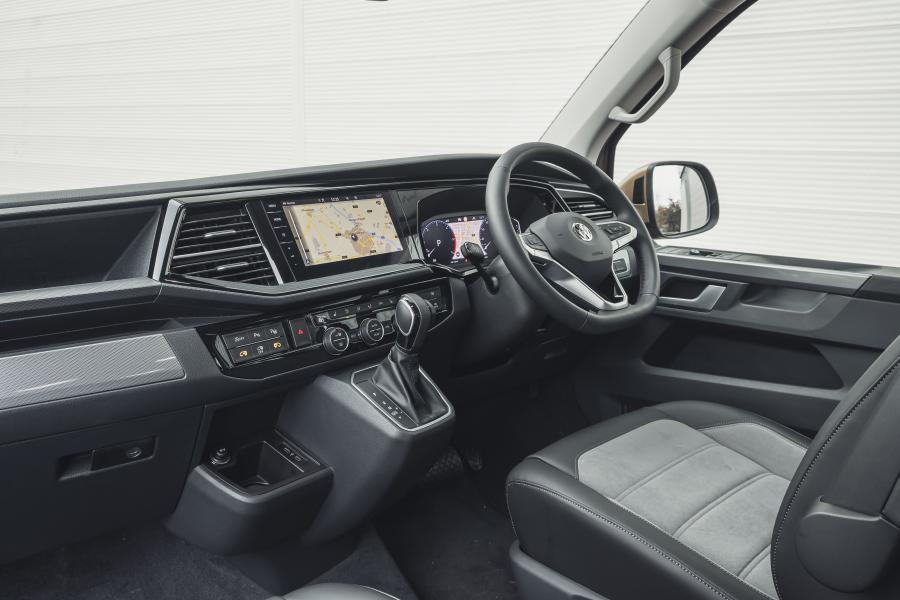 Торпедо Volkswagen Caravelle (T6.1) 2020 года  (UK) (фото 16 из 38)